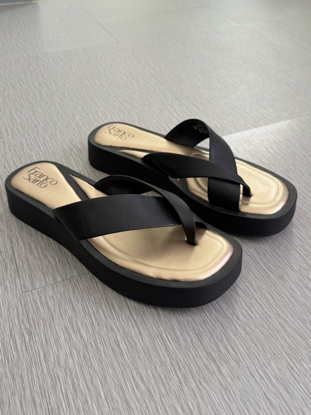 Franco Sarto Black Platform Thong Sandals Size 9 Cushioned Comfort Slide